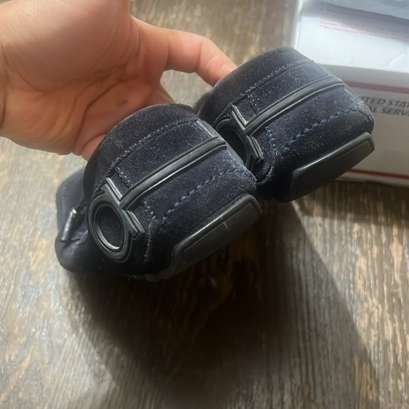 Ferragamo navy blue loafers warn condition - Picture 6 of 7